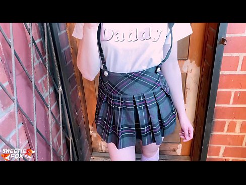 ❤️ Schoolgirl Mengisap penisnya dalam-dalam dan meniduri alih-alih kelas. ❤❌ Porno pada kami